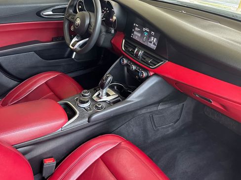 Used 2021 Alfa Romeo Giulia Sprint w/ Nero Edizione RWD image 16