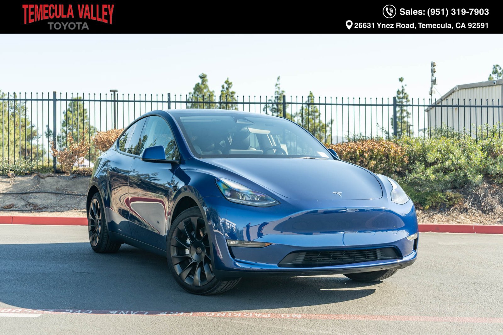 Used 2023 Tesla Model Y Long Range AWD/4WD image 1