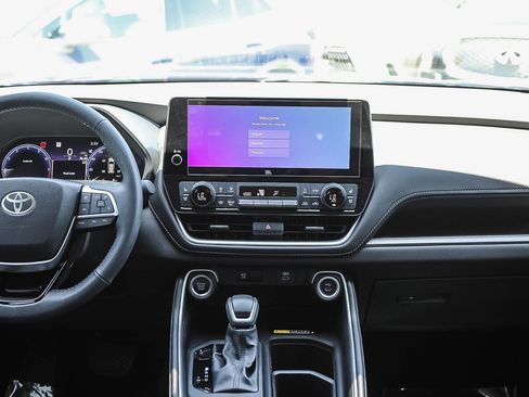 Certified 2026 Toyota Grand Highlander AWD image 13