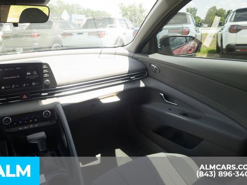 Certified 2025 Hyundai Elantra Sport FWD image 17