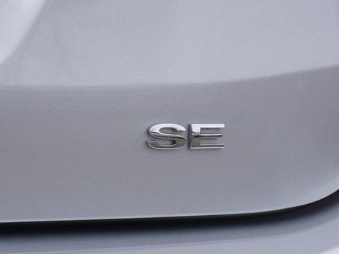 Used 2018 Ford Focus SE w/ Cold Weather Package image 18