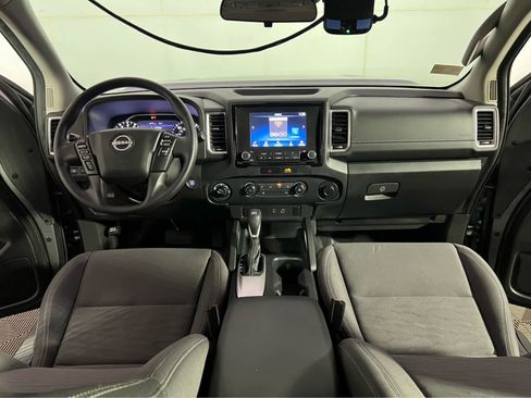 Certified 2022 Nissan Frontier SV image 9