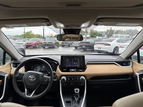 Used 2021 Toyota RAV4 XLE Premium FWD image 18