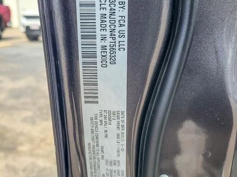 Used 2023 Jeep Compass Limited image 27