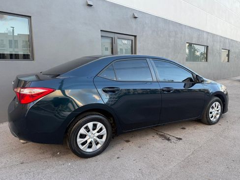 Used 2018 Toyota Corolla XLE image 6
