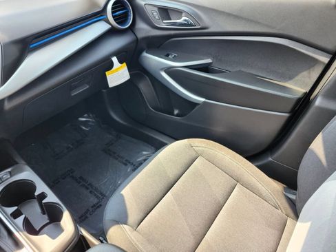 Used 2026 Chevrolet Trax LS w/ LS Convenience Package FWD image 13