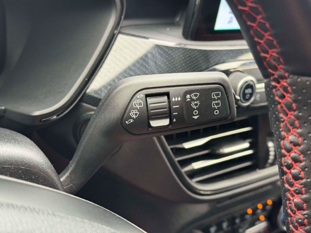 Used 2025 Ford Escape ST-Line Select AWD/4WD image 24