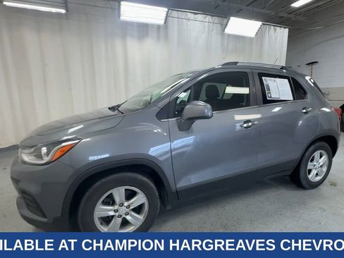 Used 2020 Chevrolet Trax LT w/ LT Convenience Package FWD image 6