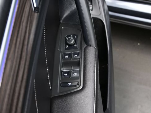 Used 2024 Volkswagen Tiguan SEL R-Line AWD/4WD image 13