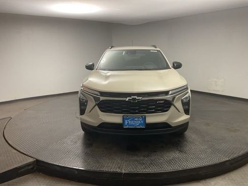 New 2026 Chevrolet Trax RS w/ Driver Confidence Package image 2