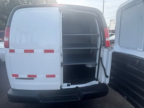 Used 2021 Chevrolet Express 2500 RWD image 19