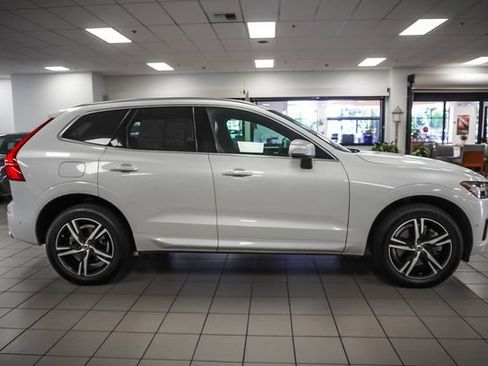 Used 2018 Volvo XC60 T6 R-Design w/ Convenience Package AWD/4WD image 5