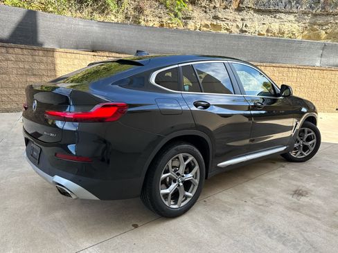 Certified 2025 BMW X4 xDrive30i image 3