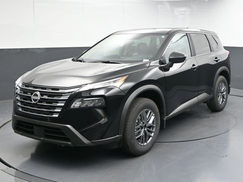 Certified 2025 Nissan Rogue S image 4