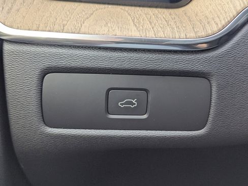 New 2026 Volvo XC60 B5 Plus w/ Climate Package image 27