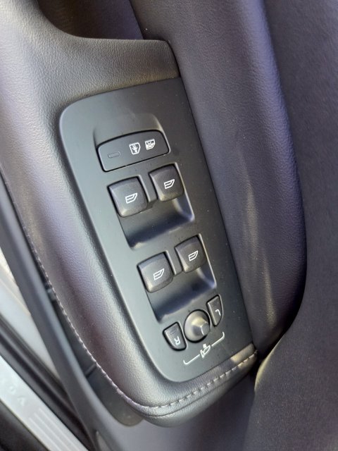 Certified 2023 Volvo XC60 B5 Ultimate FWD image 45