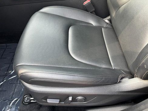 Used 2025 Kia Sportage EX AWD/4WD image 19