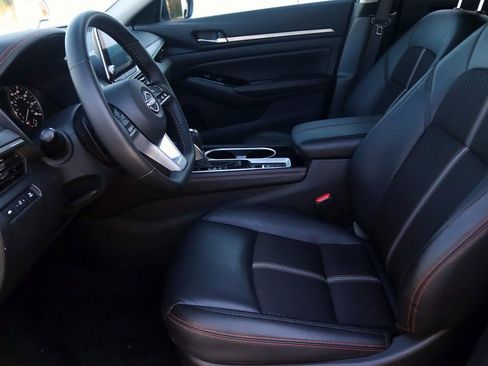 Used 2025 Nissan Altima 2.5 SR image 14