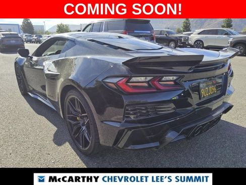 Used 2025 Chevrolet Corvette Z06 RWD image 3