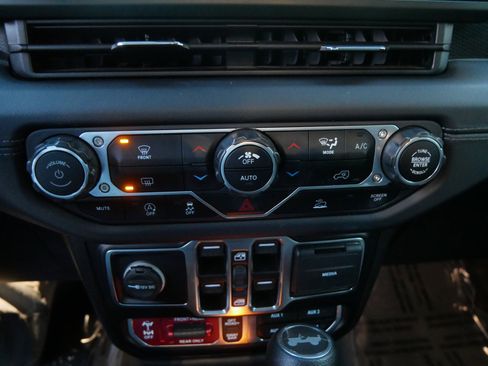 Used 2024 Jeep Wrangler Unlimited Rubicon image 21