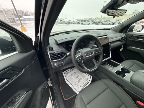 New 2026 GMC Acadia AT4 w/ Luxury Package image 10