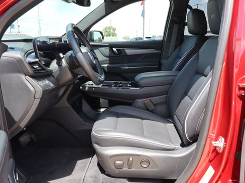 Used 2026 Buick Enclave Sport Touring FWD image 9