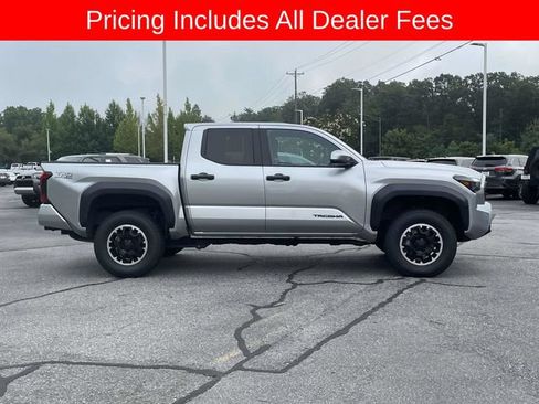 Used 2024 Toyota Tacoma TRD Off-Road AWD/4WD image 6