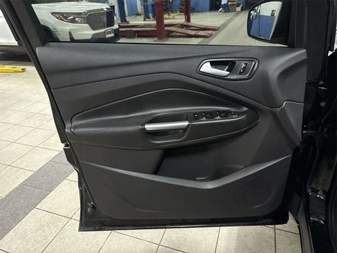 Used 2016 Ford Escape SE w/ Equipment Group 201A image 28