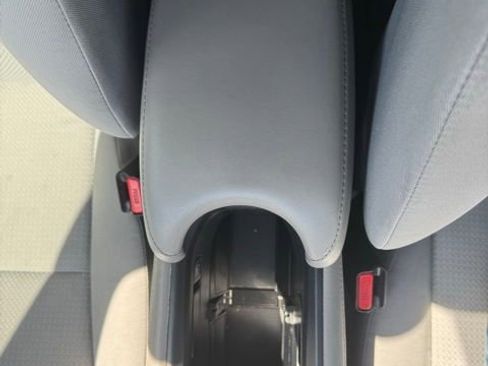 Used 2021 Honda HR-V LX image 27