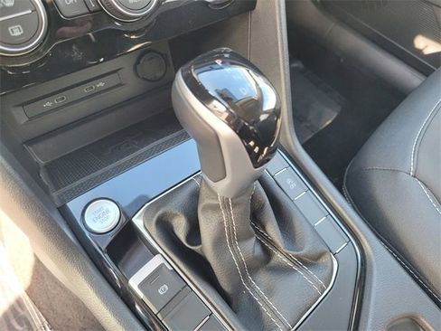 Used 2024 Volkswagen Taos SE image 20