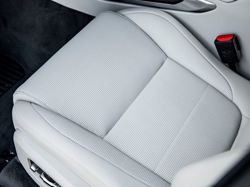 New 2025 Jaguar F-PACE R-Dynamic S image 15