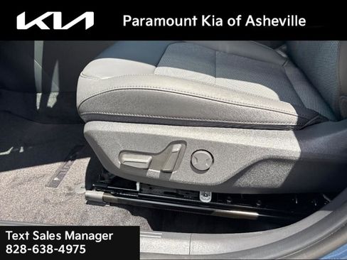 New 2025 Kia Niro EX Touring image 19