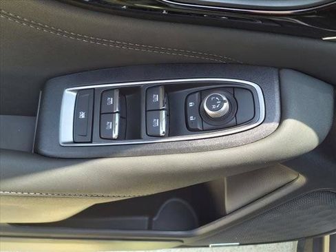 Used 2025 Subaru Outback Limited AWD/4WD image 10