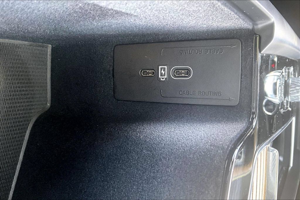 Certified 2026 Volvo XC60 B5 Plus AWD/4WD image 34