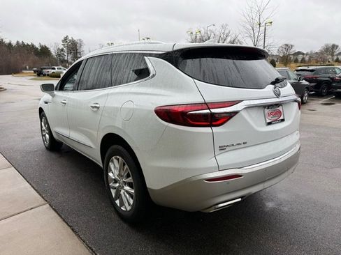 Used 2020 Buick Enclave Premium w/ Sun and Sites Package image 2