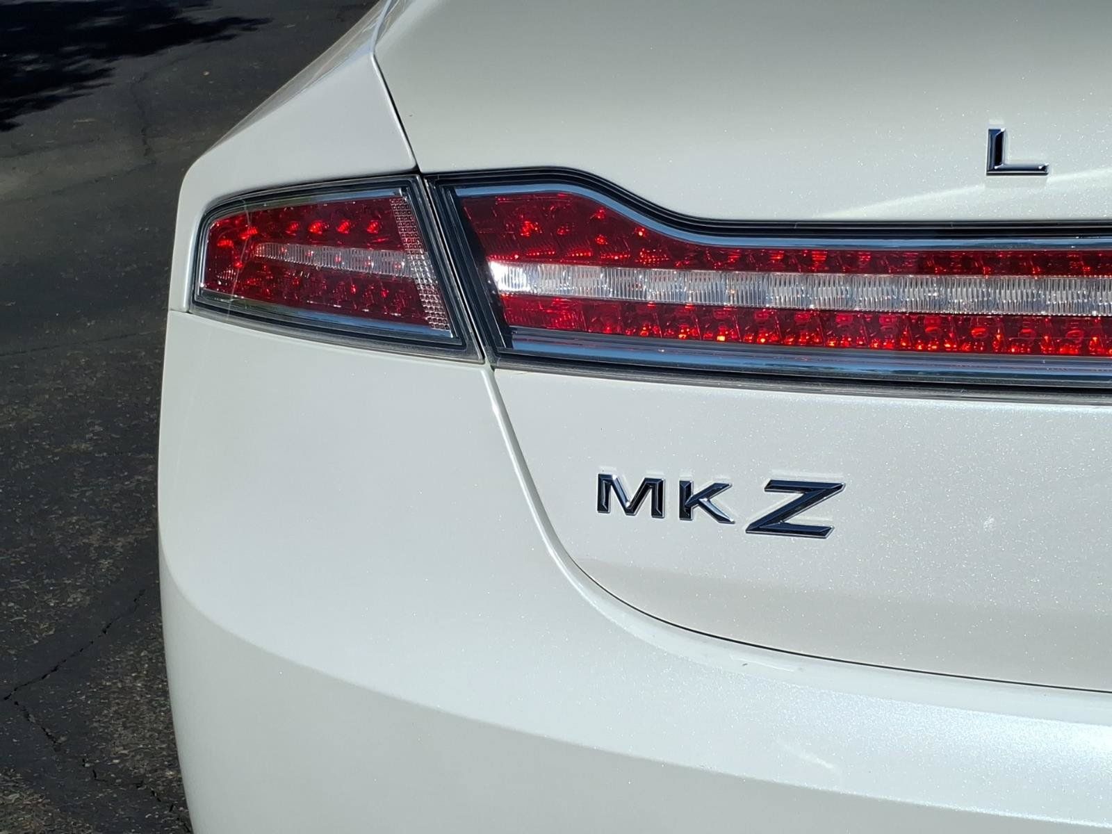 Used 2017 Lincoln MKZ Reserve w/ Technology Package FWD image 10