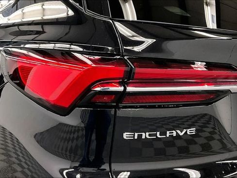 Used 2025 Buick Enclave Preferred w/ Power Package image 32