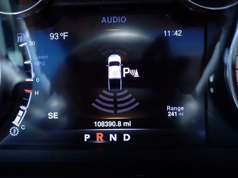 Used 2016 RAM 1500 Laramie w/ Convenience Group AWD/4WD image 25