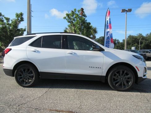 Used 2023 Chevrolet Equinox RS AWD/4WD image 2