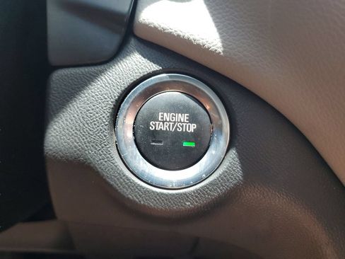 Used 2021 Chevrolet Equinox LT FWD image 22