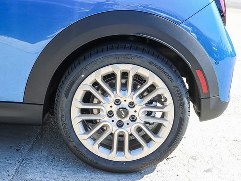 Used 2025 MINI Cooper 2-Door Hardtop FWD image 8