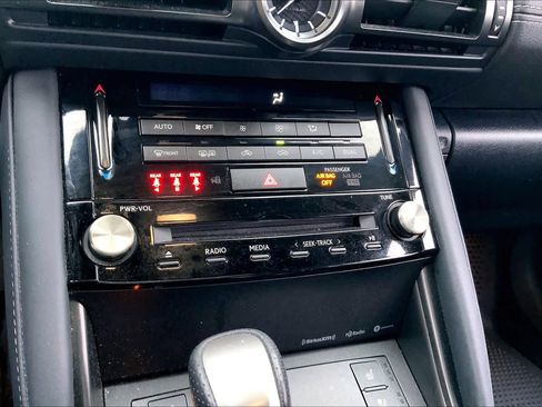 Used 2023 Lexus IS 350 F Sport image 31