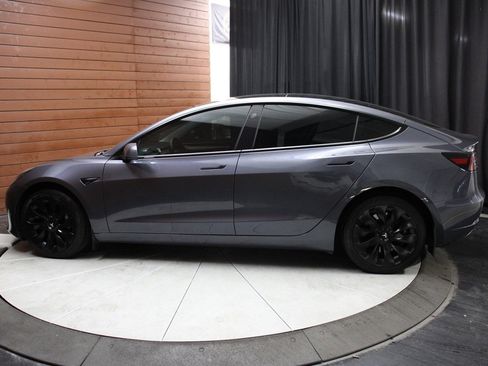 Used 2023 Tesla Model 3 Standard Range image 8
