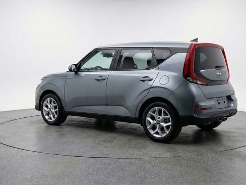 Used 2025 Kia Soul LX w/ LX Technology Package FWD image 6
