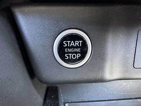 Used 2023 Nissan Rogue SV AWD/4WD image 23