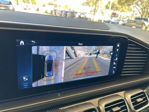 Used 2024 Mercedes-Benz GLS 63 AMG 4MATIC image 9