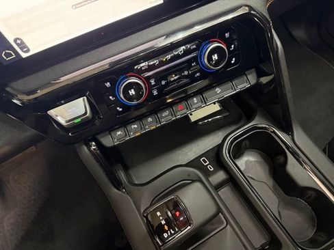 Used 2024 GMC Sierra 1500 AT4 w/ Technology Package image 36