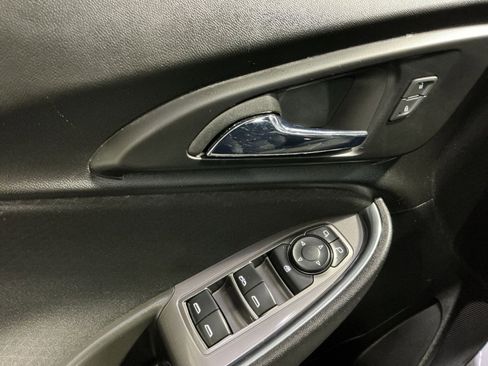 Used 2022 Chevrolet Malibu LT FWD image 16