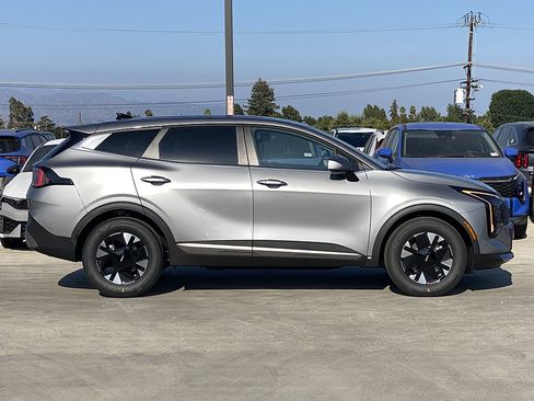 New 2026 Kia Sportage LX FWD image 2