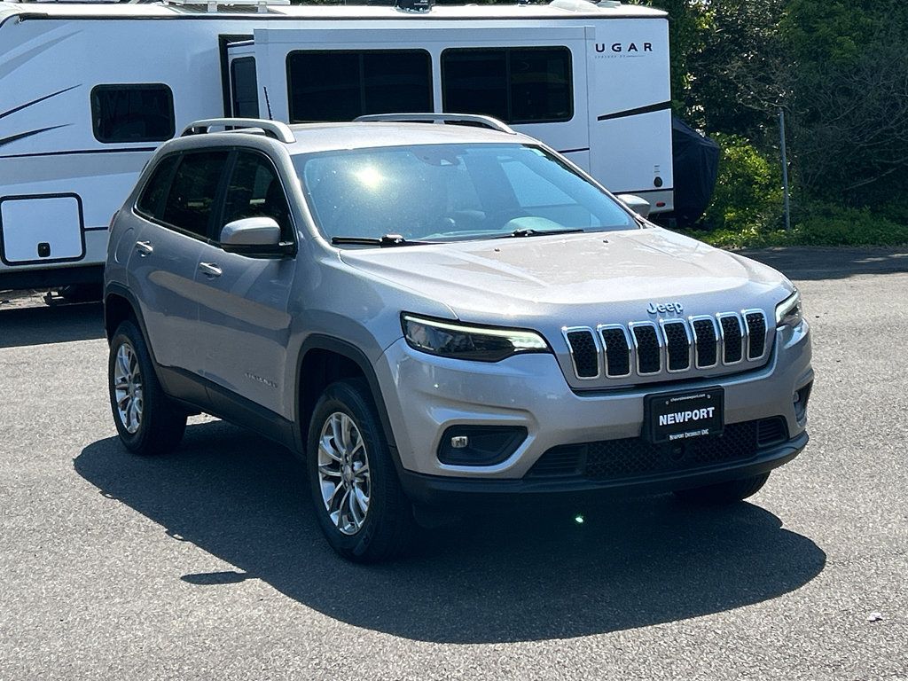 Used 2021 Jeep Cherokee Latitude Lux w/ Comfort/Convenience Group AWD/4WD image 3